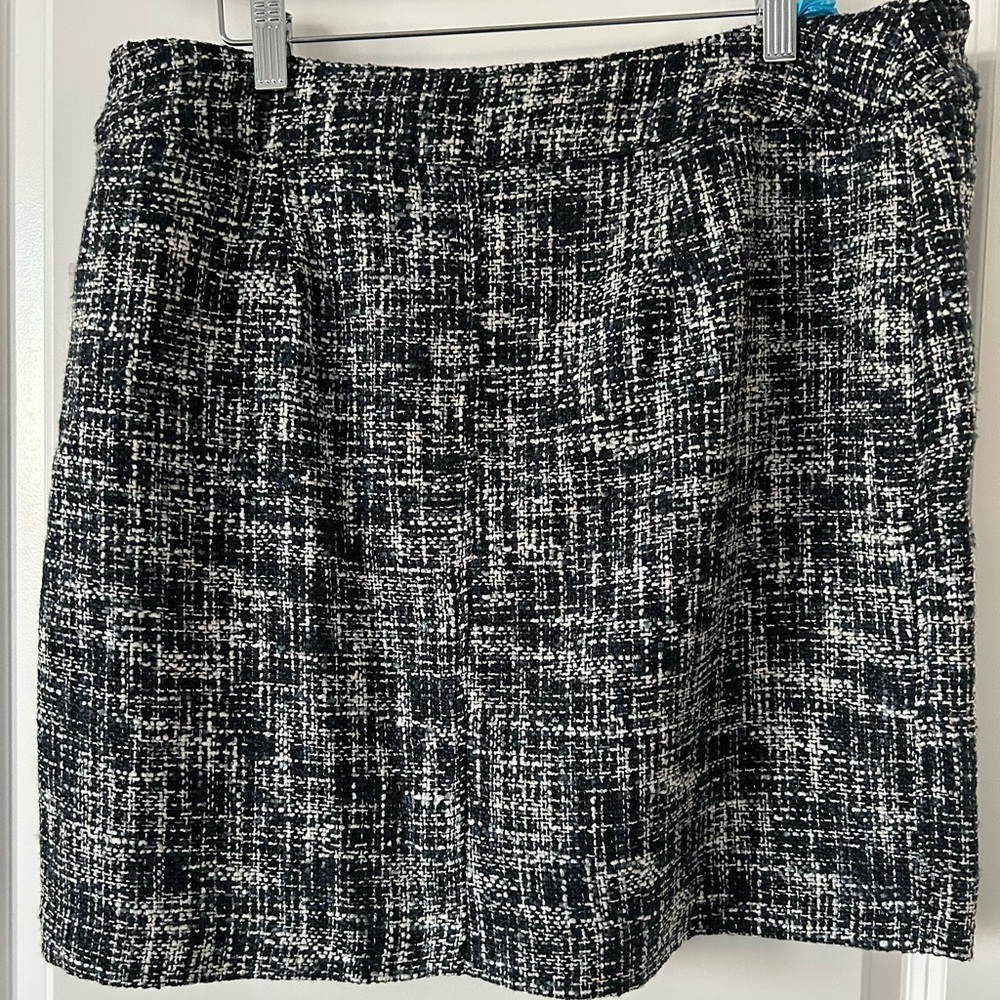 Ladies Skirt